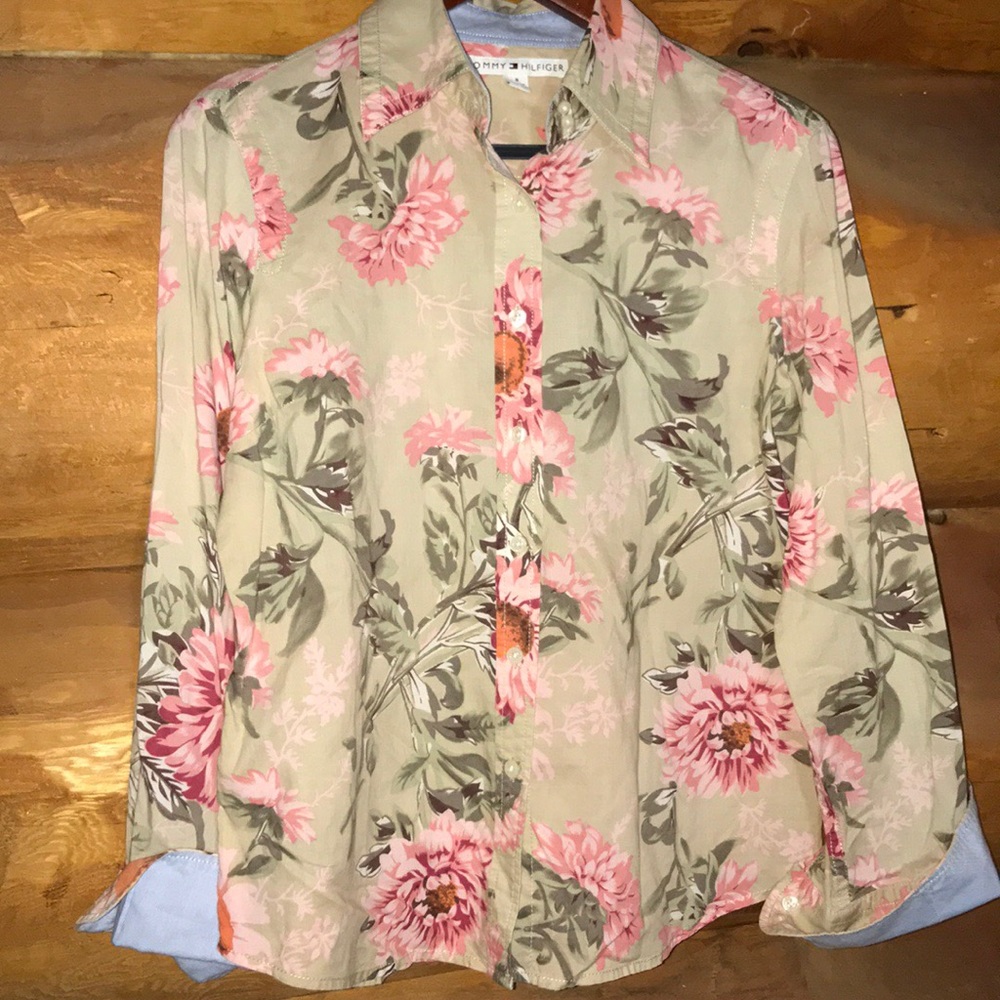 NWOT TOMMY HILFIGER Floral Print Shirt